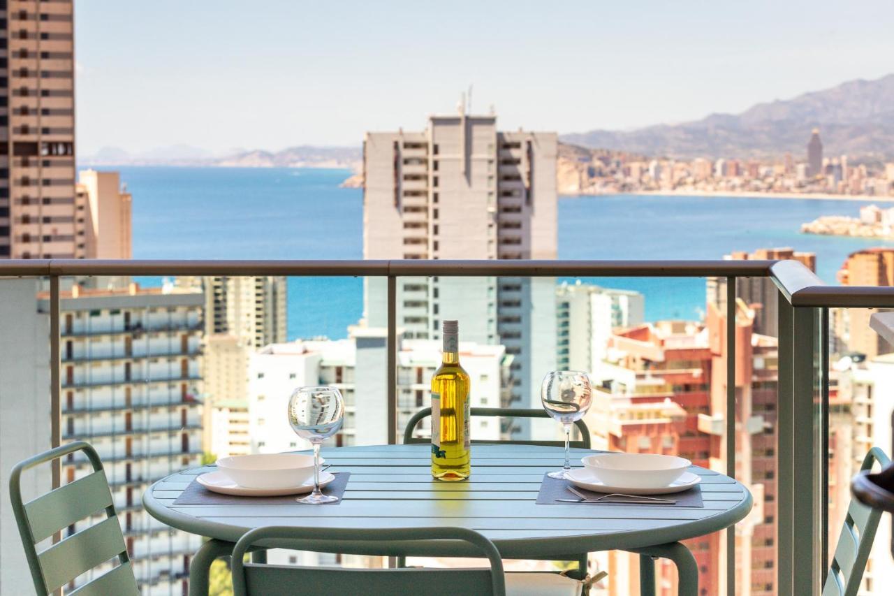شقة Skyline 11 Sunny Balcony With Stunning Sea Views بينايدورم المظهر الخارجي الصورة