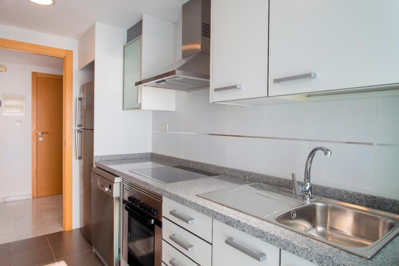 شقة Skyline 11 Sunny Balcony With Stunning Sea Views بينايدورم المظهر الخارجي الصورة