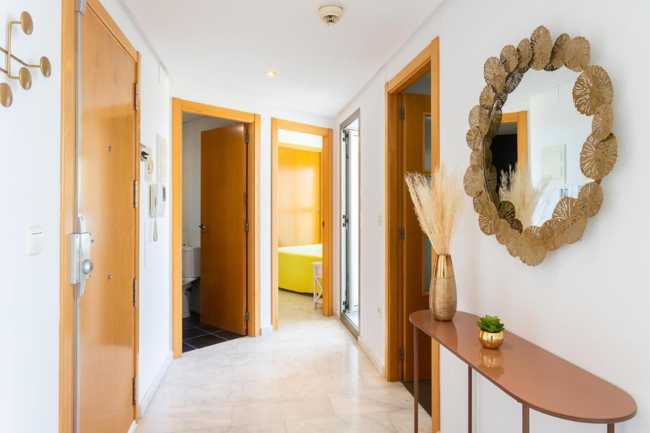 شقة Skyline 11 Sunny Balcony With Stunning Sea Views بينايدورم المظهر الخارجي الصورة