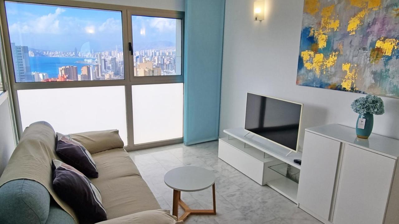 شقة Skyline 11 Sunny Balcony With Stunning Sea Views بينايدورم المظهر الخارجي الصورة